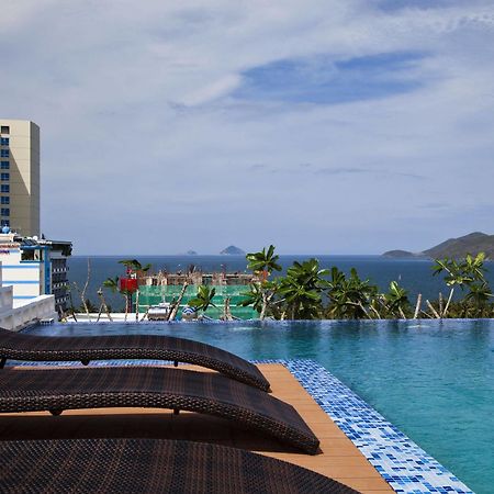 Golden Holiday Hotel Να Τρανγκ Εξωτερικό φωτογραφία