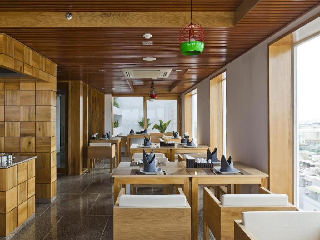 Golden Holiday Hotel Να Τρανγκ Εξωτερικό φωτογραφία