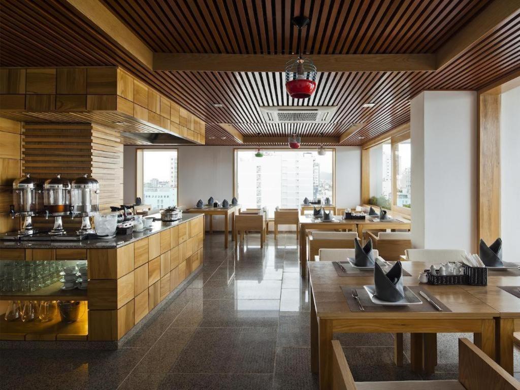 Golden Holiday Hotel Να Τρανγκ Εξωτερικό φωτογραφία