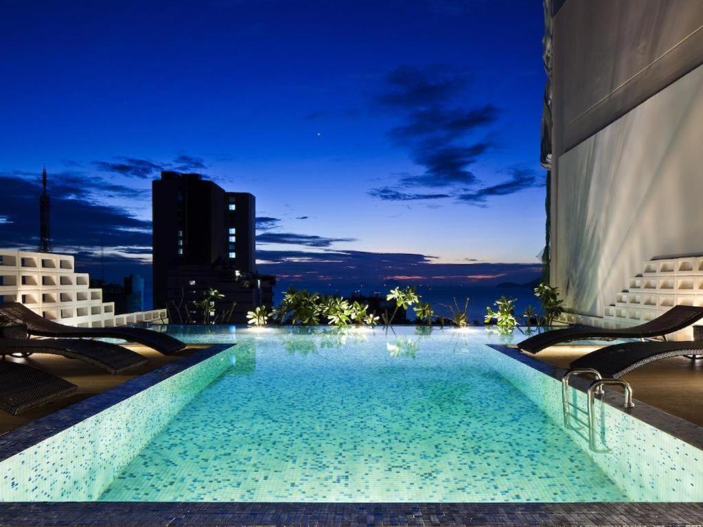 Golden Holiday Hotel Να Τρανγκ Εξωτερικό φωτογραφία