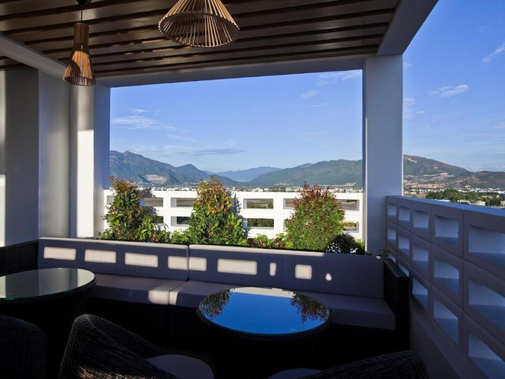 Golden Holiday Hotel Να Τρανγκ Εξωτερικό φωτογραφία