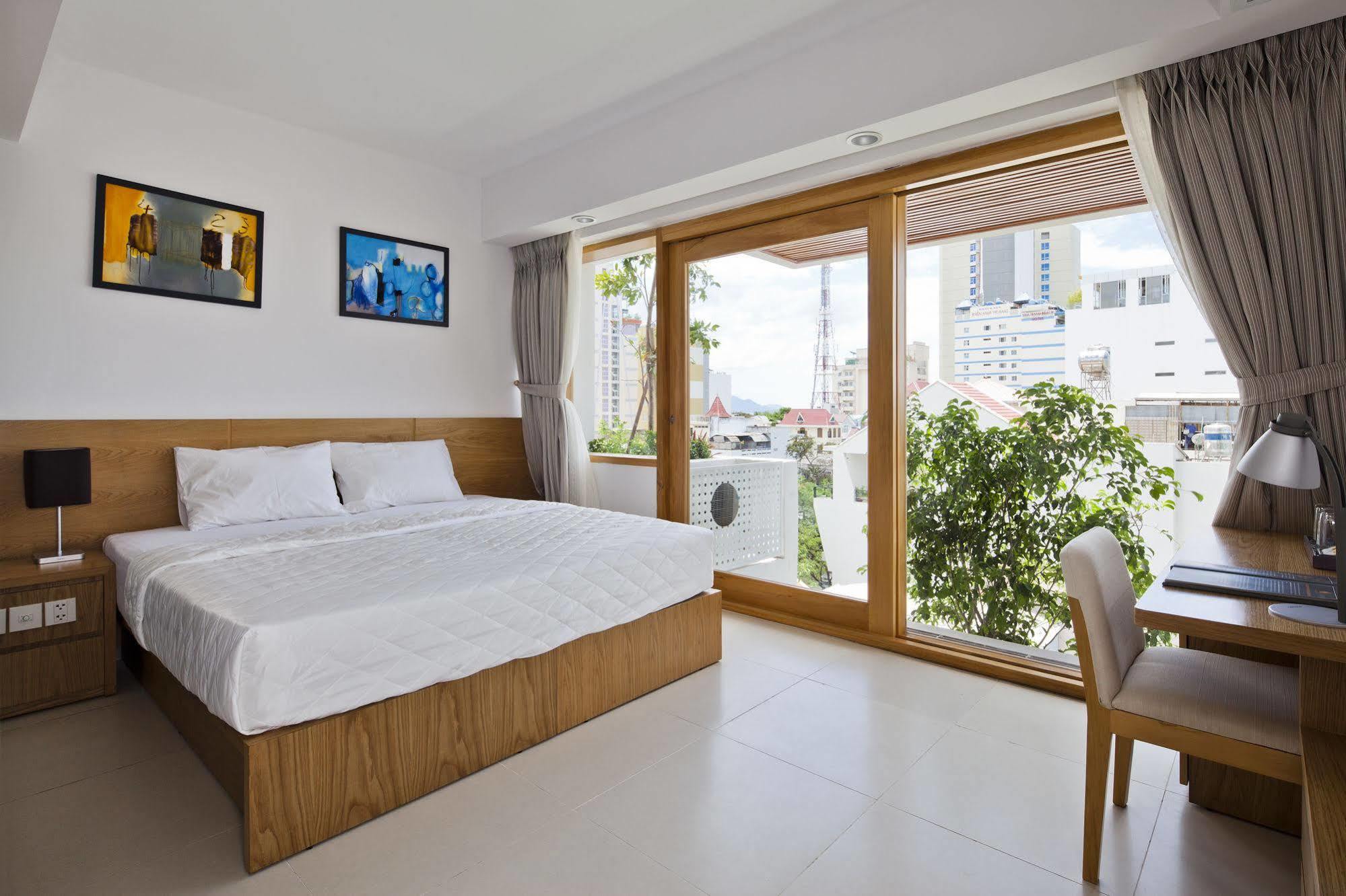 Golden Holiday Hotel Να Τρανγκ Εξωτερικό φωτογραφία