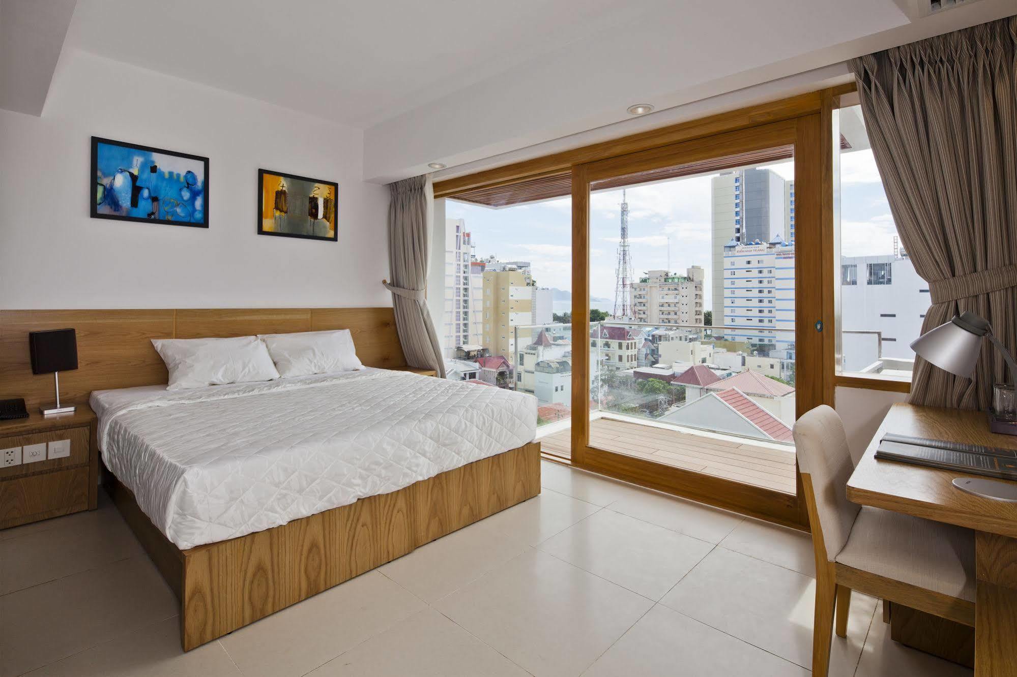 Golden Holiday Hotel Να Τρανγκ Εξωτερικό φωτογραφία