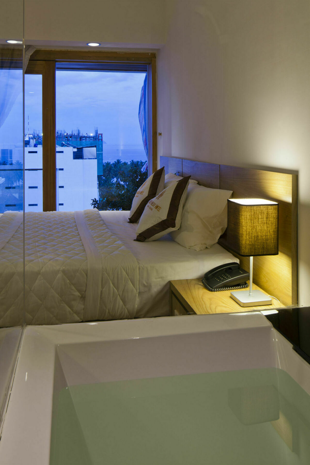 Golden Holiday Hotel Να Τρανγκ Εξωτερικό φωτογραφία